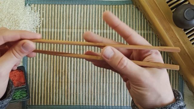 НЕ ПОЗОРЬСЯ! Как правильно держать палочки для суши?