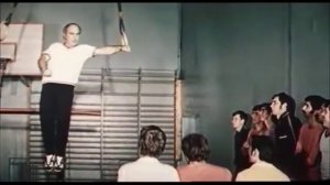 Центровой из поднебесья (1975).