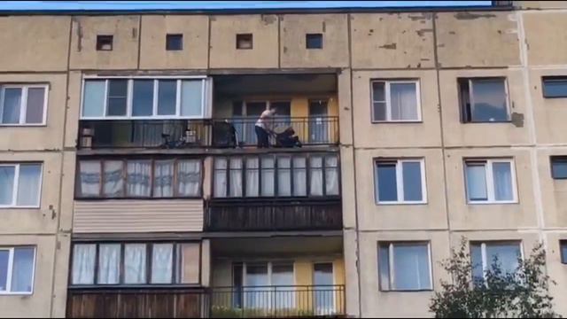 как мужики нянчат детей смотреть онлайн