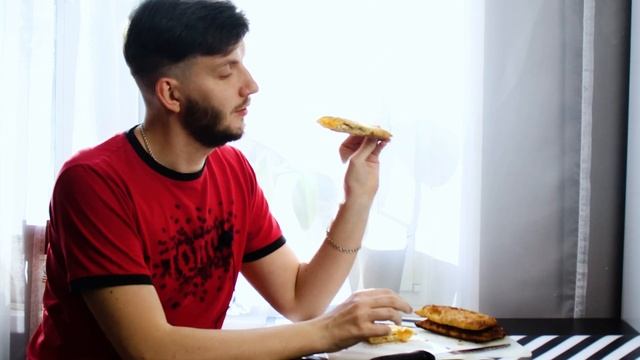 Я ем чебуреки смотреть онлайн