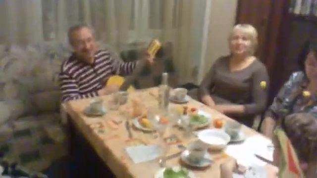 Маша вилка и ножом кушает смотреть онлайн