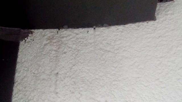 Течь с балкона