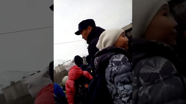 Показывают детям как тушат пожары. смотреть онлайн