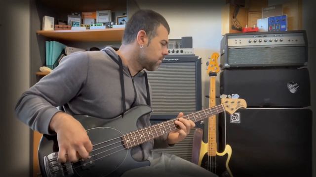1993 MUSICMAN STINGRAY BASS - Andy's Vintage Guitars смотреть онлайн