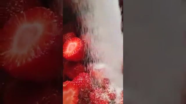 Варенье из клубники. То самое варенье "пятиминутка". смотреть онлайн