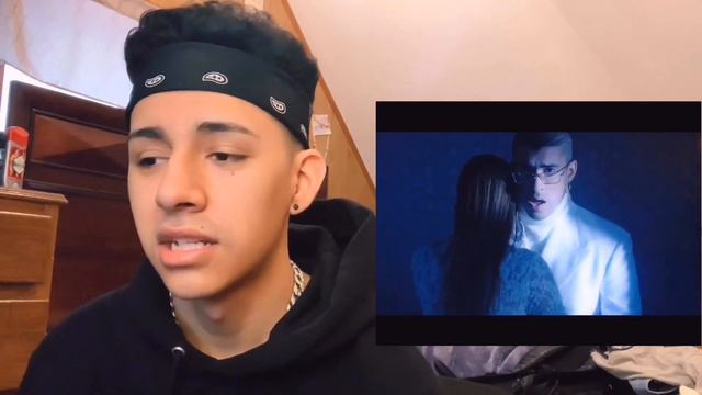 BAD BUNNY-SI ESTUVIÉSEMOS JUNTOS(OFFICIAL MUSIC VIDEO REACTION) смотреть онлайн