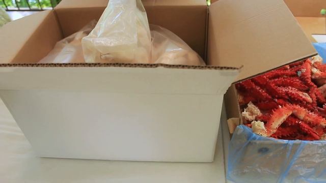 распаковка товара морепродуктов
