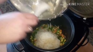 Рассыпчатый рис с овощами  в мультиварке .