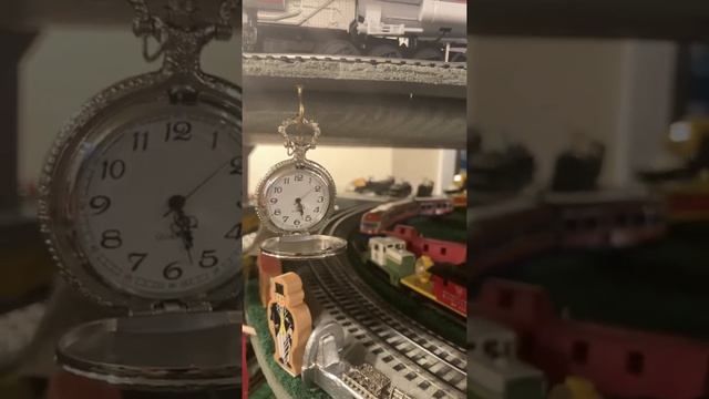 Late train never leaves on time #model #trains #shorts смотреть онлайн