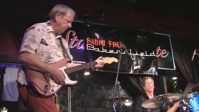 John & the Nightriders "Flight of the Surf Guitar" SG101 Surf Convention смотреть онлайн