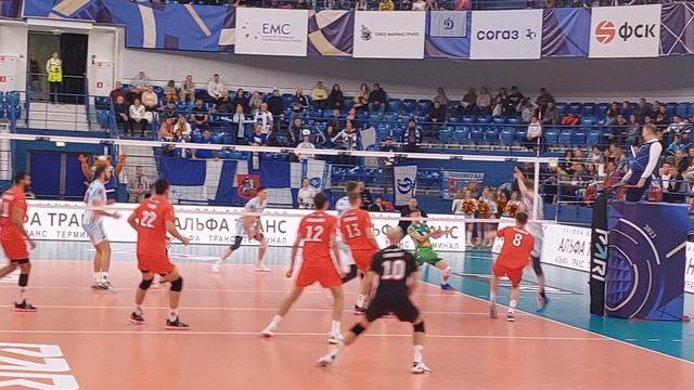 Концовка первой партии. Динамо Москва ? Белогорье Белгород смотреть онлайн