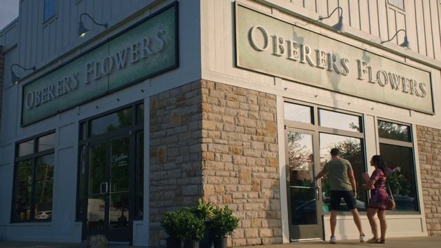 The Engagement Dress Трейлер смотреть онлайн