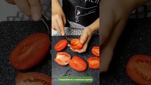 Отличный перекус - салат с помидорами и фасолью смотреть онлайн