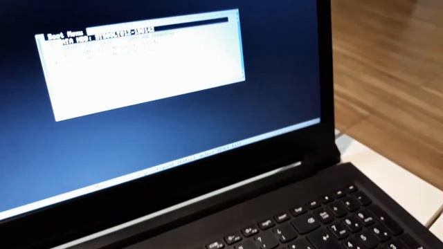 Presentación del Lenovo V110 15IAP смотреть онлайн