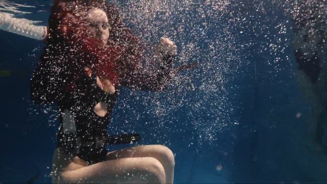 Дайвинг, девушки, подводная Фотосессия смотреть онлайн