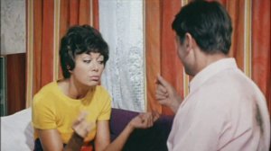 Ссорятся люди - песня из к/ф "Неисправимый лгун"