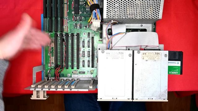 Repair/Restoration: Commodore Amiga 2000 Part 2 смотреть онлайн
