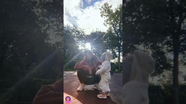 Александра Поснова – утренняя зарядка с дочкой❤️ Для хорошего настроения ☀️ смотреть онлайн