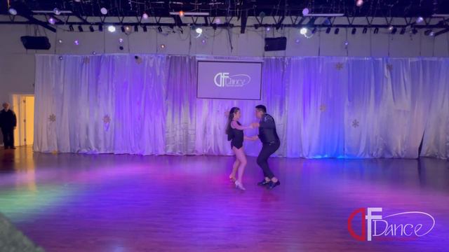 DF Dance Studio Winter Wonderland Showcase 2023 - Marvin & Yuka смотреть онлайн