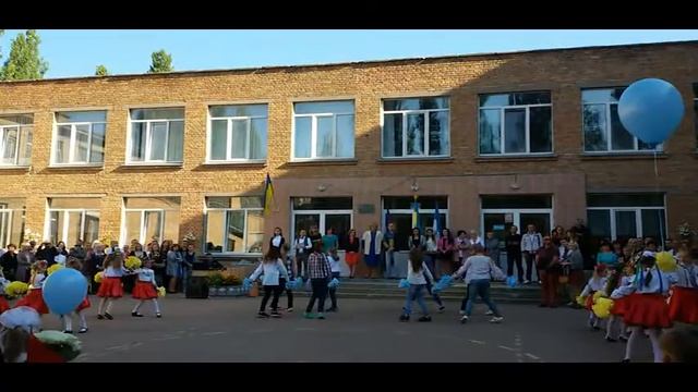 Первый звонок в СШ №28 г.Киева смотреть онлайн