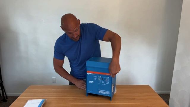 Victron Multiplus 3000VA 12 Volt Inverter - UNBOX and REVIEW смотреть онлайн