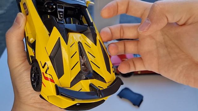 Mini Auto - Lamborghini Aventador SVJ Roadster with LED and Sound - 1/22 Diecast - Full Review смотреть онлайн