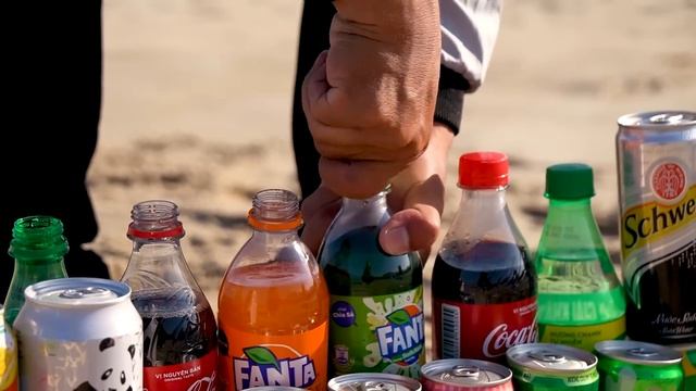 Mentos Rainbow vs Coca Cola, Fanta, Sprite, Schweppes, 7up, Mirinda, Pepsi in Big Underground смотреть онлайн