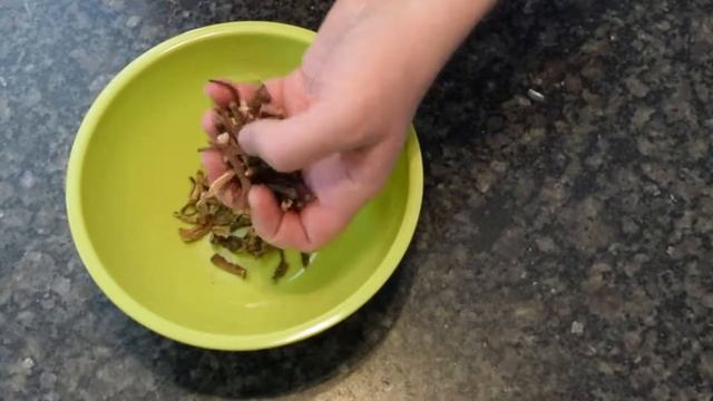 3 Ways to Cook Dandelions (Taraxacum Officinale) смотреть онлайн