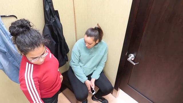 LETS DO IT IN THE FITTING ROOM PRANK ON GIRLFRIEND Cute Reaction смотреть онлайн