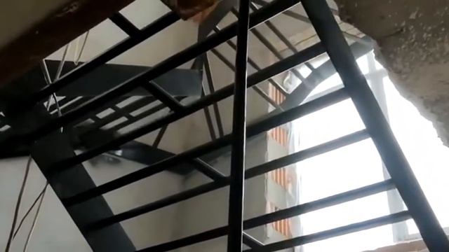 Отзыв клиента, лестница из металлического листа, Роман - КП "Зеленые Усадьбы" смотреть онлайн