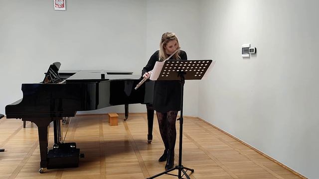 J.S.Bach - Partita in a-minor BWV 1013, part 1&2. Weronika Zych - flute смотреть онлайн
