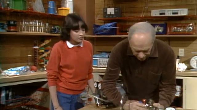 Sound on Light Beam, Checker on Table, Wired Hockey Players, Optical Illusions, Aluminum and more смотреть онлайн