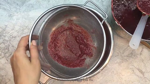 Готовлю только это из клубники!!! Клубничное пюре! - подходит для зефира, тортов, крема!! смотреть онлайн