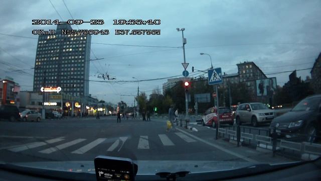 Чуть меня не протаранила Mazda 3 на Автозаводской