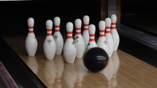 World's First Automatic Strike Bowling Ball смотреть онлайн