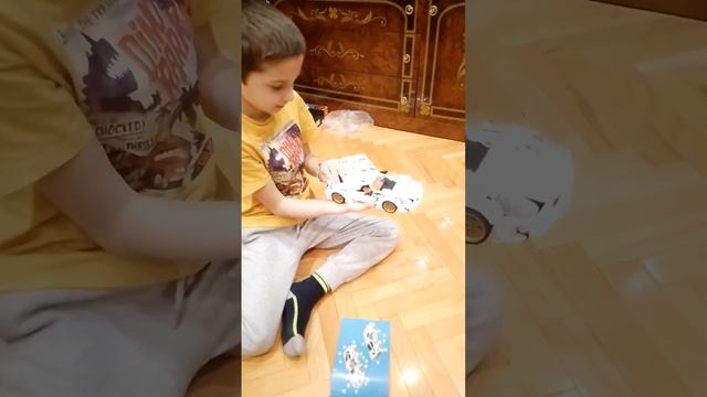 собираю машину Феррари