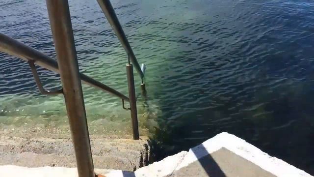 Sandycove Beach and Forty Foot Swimming Place in Dublin, Ireland смотреть онлайн