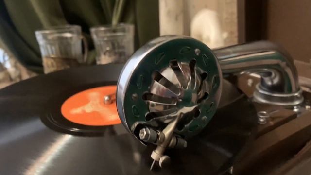 А у вас на даче есть патефон? смотреть онлайн