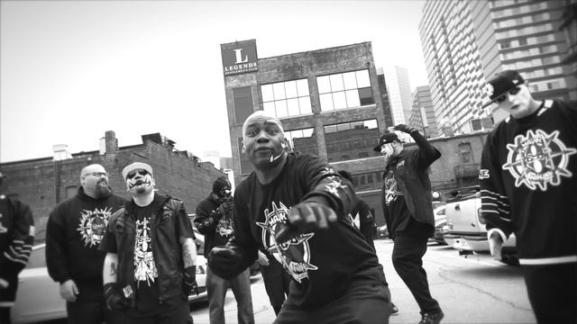 The MNE Family - Outlined in Chalk Featuring Boondox, Twiztid, Blaze, G-Mo Skee, Young Wicked, Lex смотреть онлайн