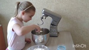 Приготовление теста для сладких булочек! Обзор планетарного миксера Kirfort KT-1338