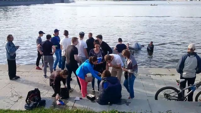 Происшествие на пруду. Мокрые паспорта и трусы.