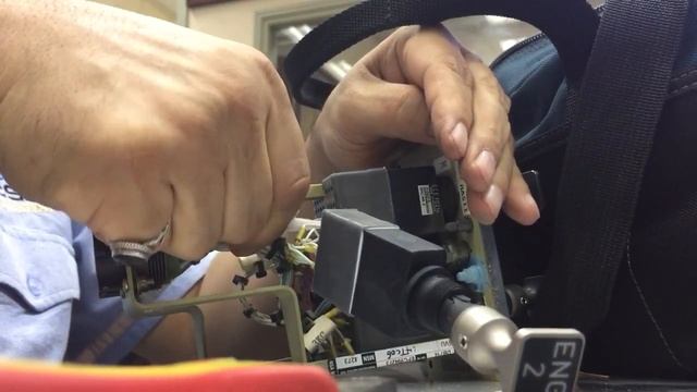 How to change Airbus A330 engine master switch using insertion and extraction tools смотреть онлайн