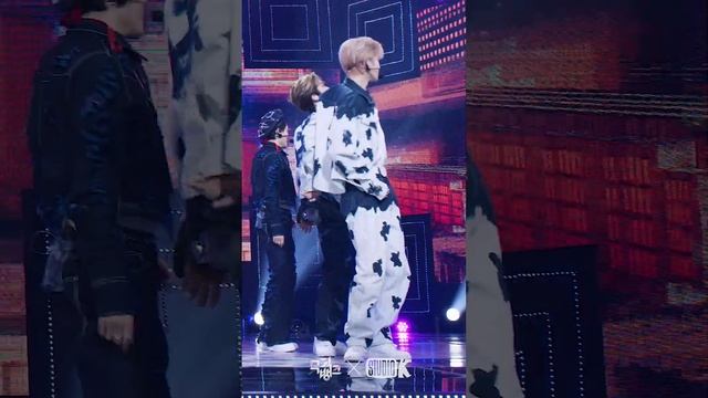 [K-Fancam] 크래비티 민희 직캠 'Groovy' (CRAVITY MINHEE Fancam) @MusicBank 230317 смотреть онлайн