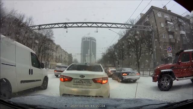 Откуда у меня спокойствие сдерживаться и не материться на таких наглых персонажей? смотреть онлайн