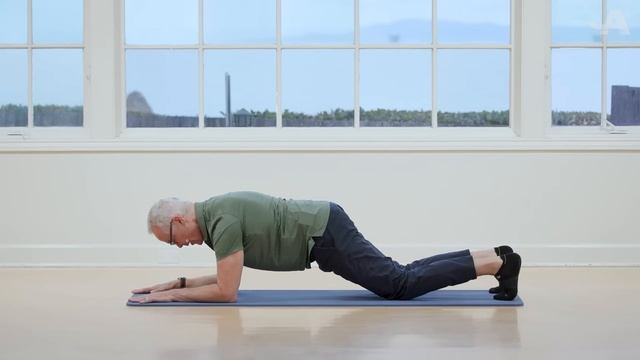 40-Minute Pilates: A Strong and Youthful Spine смотреть онлайн