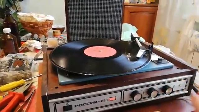 Реставрация Россия-323, замена главного подшипника вращения диска, иглы звукоснимателя,и т.д. смотреть онлайн