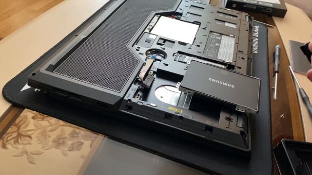 Legion Y540-17RH! Установка SSD накопителя!
