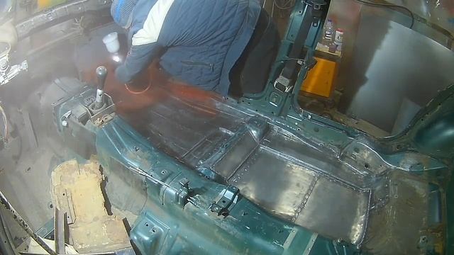 BMW e34 . Замена порога и днища . ч - 3 смотреть онлайн