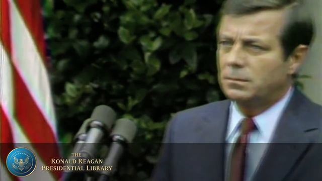 Remarks and Q & A with reporters on the Air Traffic Controllers (PATCO) strike смотреть онлайн