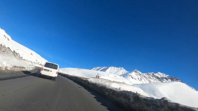 Крестовый перевал зимой на мотоцикле смотреть онлайн